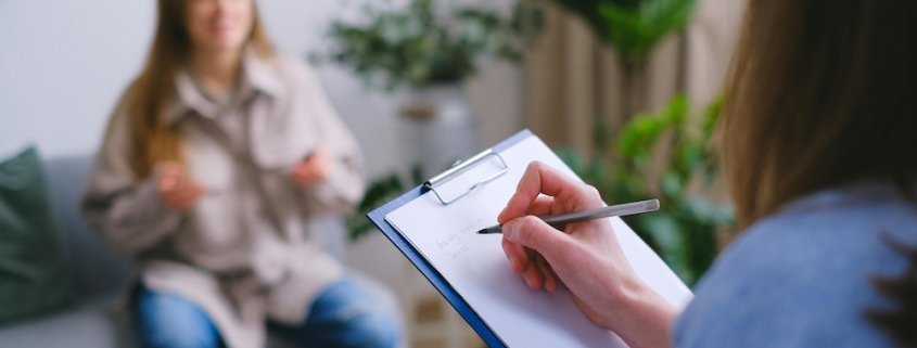 doctor questioning patient